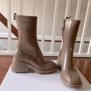 Chloe Betty boots in dark greige, brand new with box